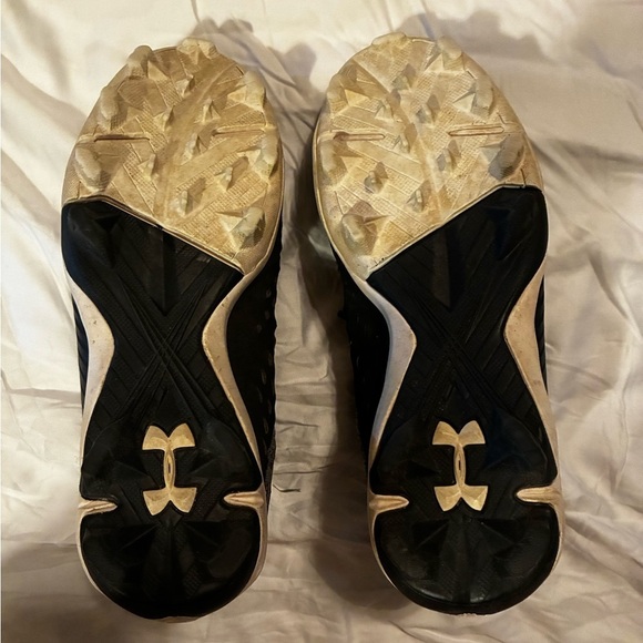 Under Armour Youth Soccer Cleats 1.5 Black White cushion ankle lace up - Picture 3 of 5